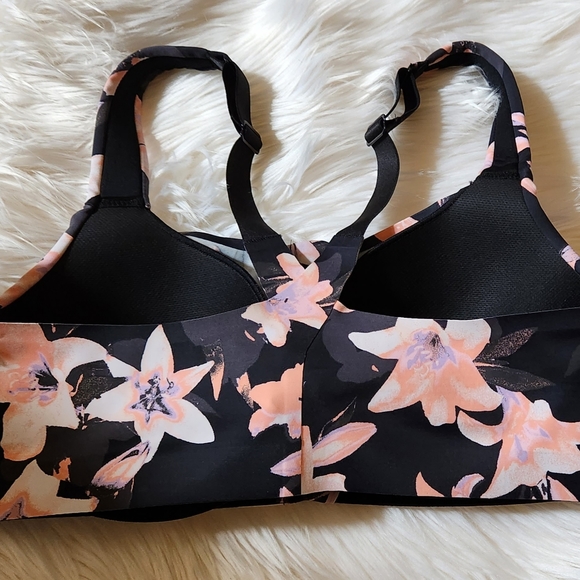 VS Sports Bra and leggings set - Picture 2 of 4